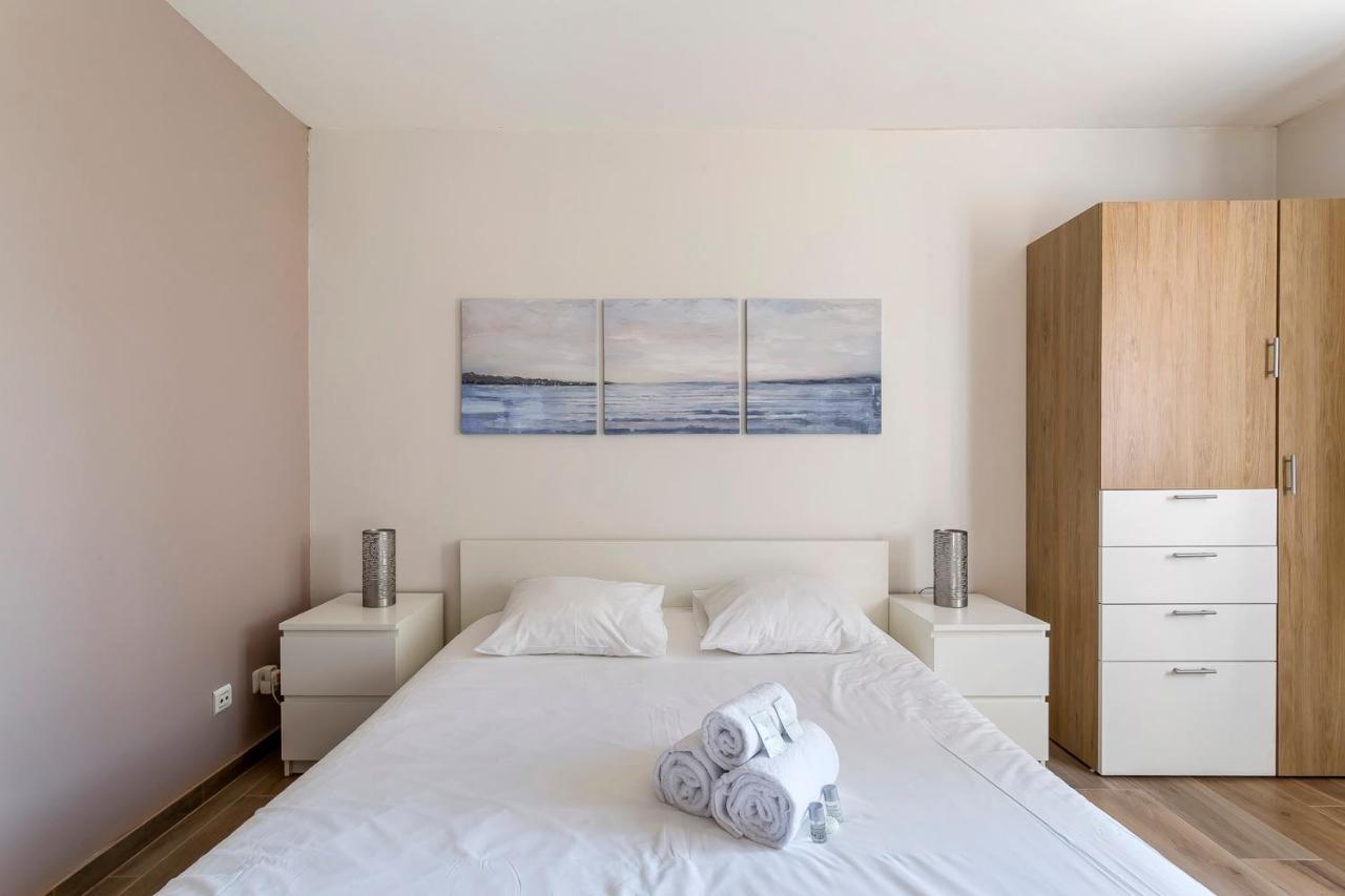 Suite Granges En Rez-De-Jardin Pour 4 Voyageurs Лион Экстерьер фото