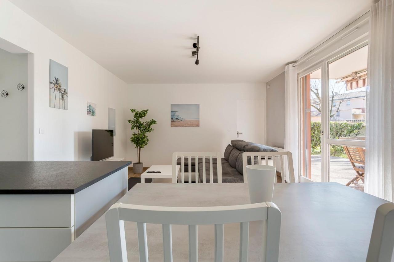 Suite Granges En Rez-De-Jardin Pour 4 Voyageurs Лион Экстерьер фото