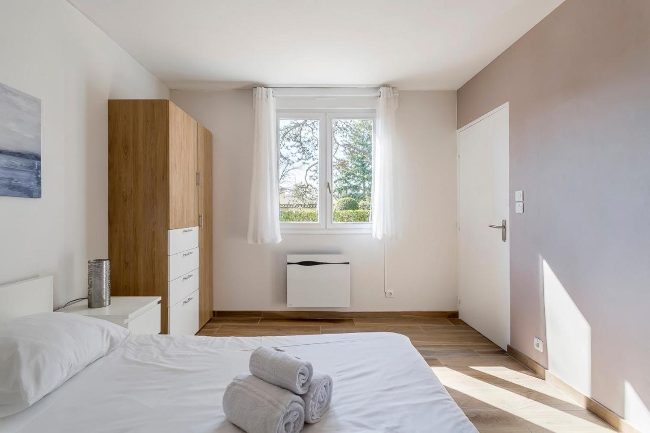 Suite Granges En Rez-De-Jardin Pour 4 Voyageurs Лион Экстерьер фото