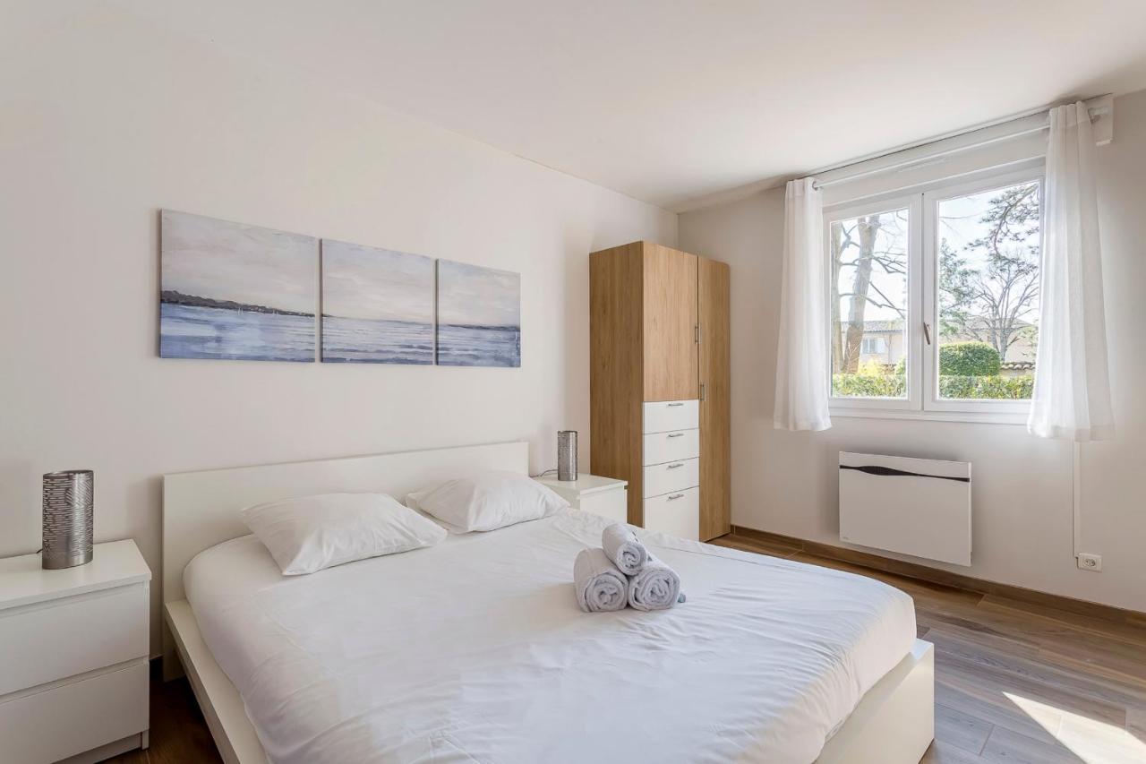 Suite Granges En Rez-De-Jardin Pour 4 Voyageurs Лион Экстерьер фото